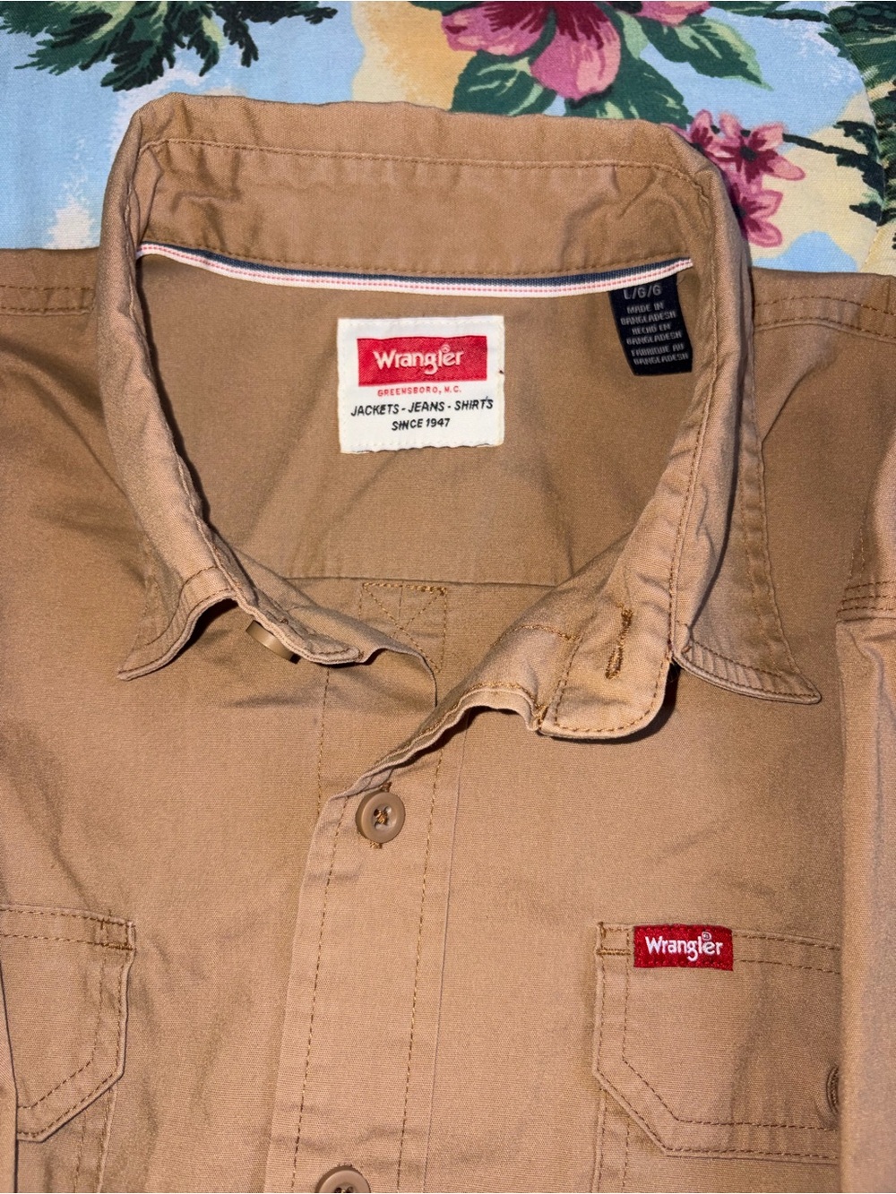 Wrangler Tan Button-Up Work Shirt with Red Logo Tab - Picture 1 of 5